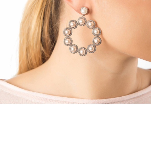 2 pairs of beautiful earrings! Really cute and ready to go! See details below - Picture 5 of 7